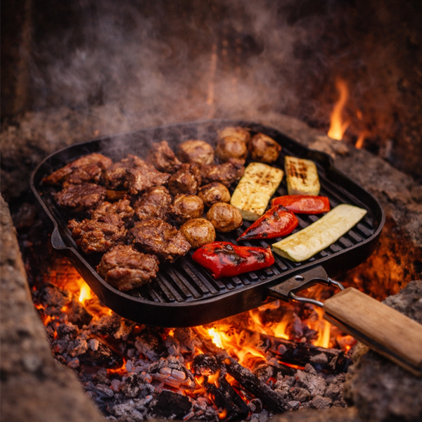 Чугунная сковорода Plamen 24х24 см, квадратная