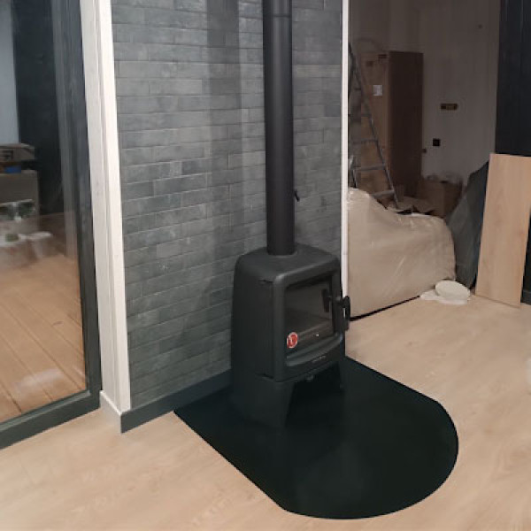 Подставка под печь стальная прямоугольная скругленная 1000х900 мм толщина - 2 мм (черная)